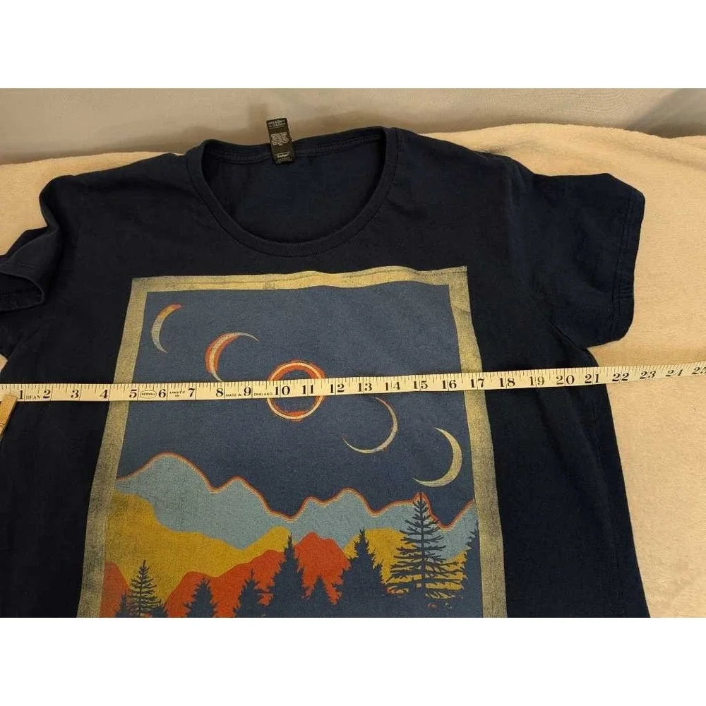 Anvil Eclipse Tennessee 08.21.17 Graphic T Shirt Ladies XL Blue‎ Lightweight